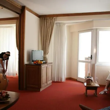 Alaska Otel 4*